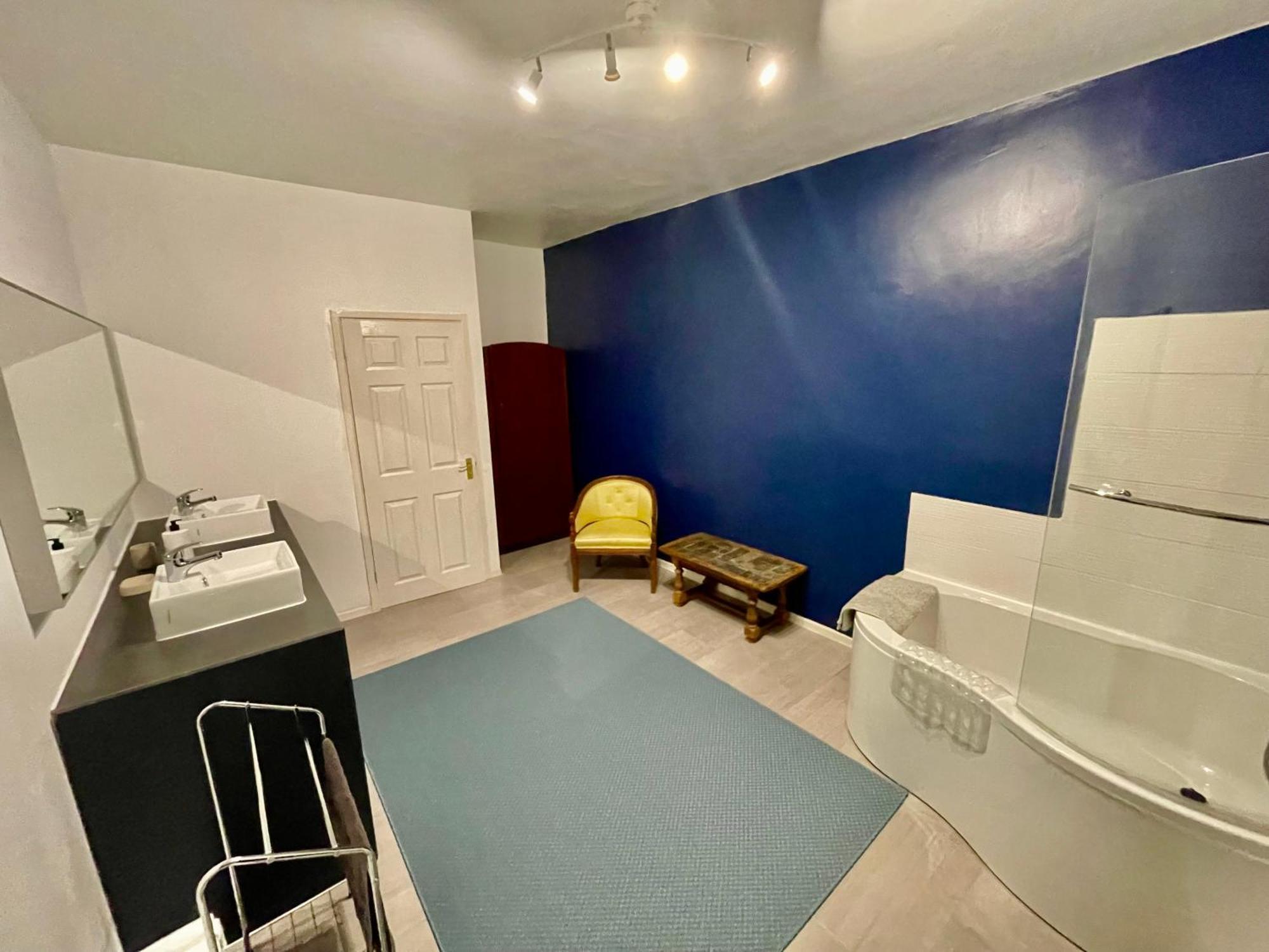Spacious 3 Bedroom Garden Apartment In Snowdonia National Park Garndolbenmaen エクステリア 写真